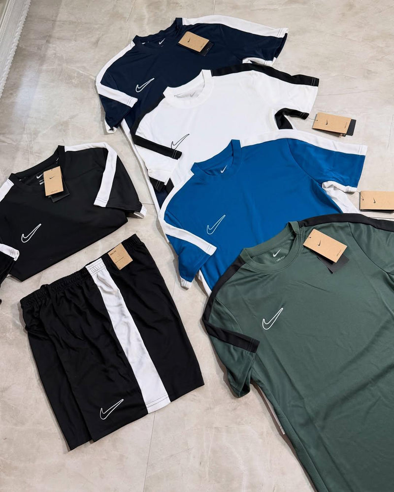 COMBO 1 KIT ACADEMY + 4 CAMISAS ACADEMY 2025