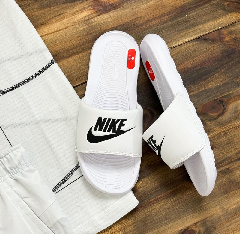 Kit NK Dri-Fit + Chinelo NK Victori One