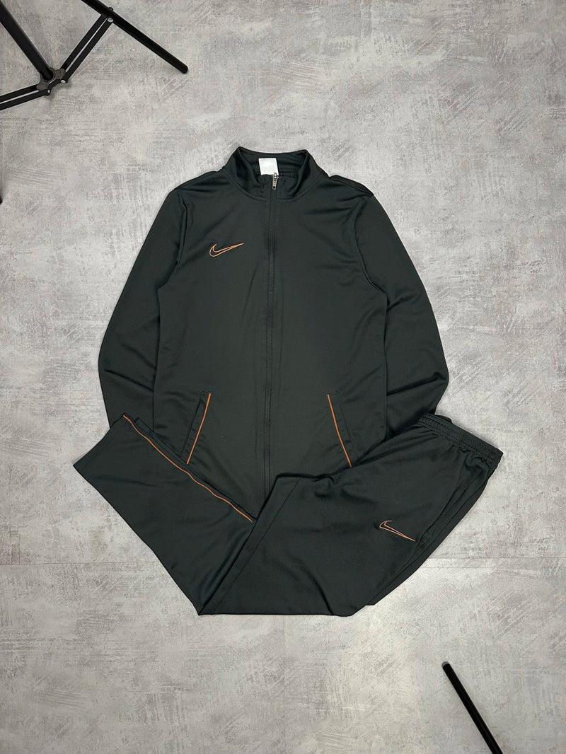 Conjunto NK Dri-Fit 2021 (Preto e Laranja)